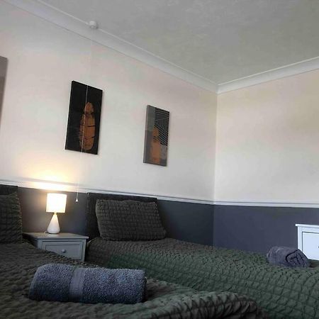 29 Comfort House 2 Bedroom Townhouse With Parking Сканторп Экстерьер фото