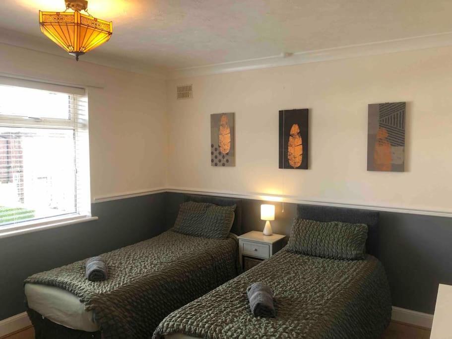29 Comfort House 2 Bedroom Townhouse With Parking Сканторп Экстерьер фото