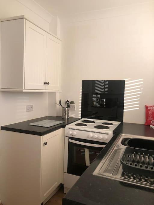 29 Comfort House 2 Bedroom Townhouse With Parking Сканторп Экстерьер фото