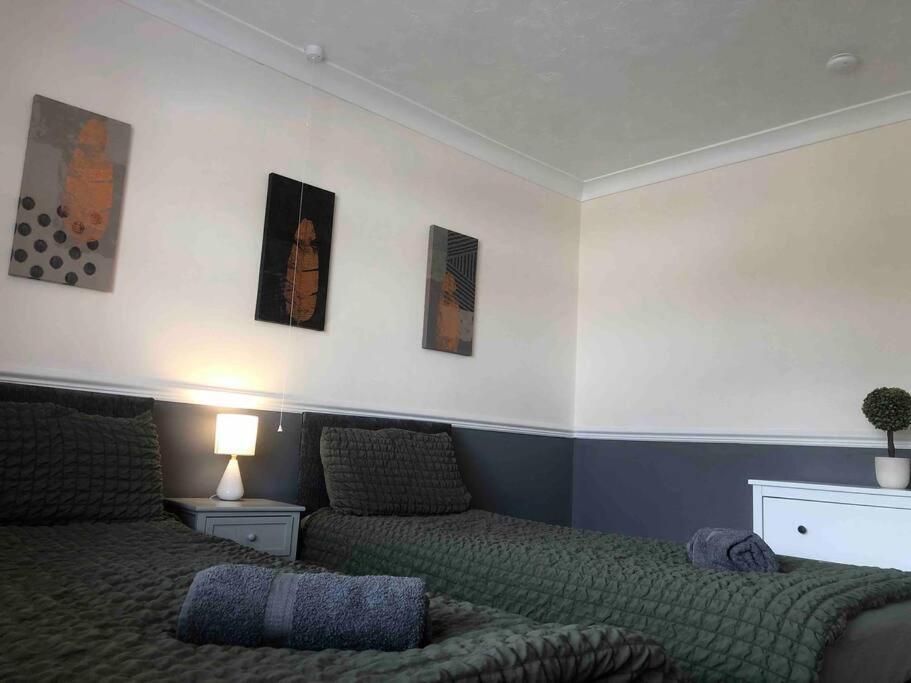 29 Comfort House 2 Bedroom Townhouse With Parking Сканторп Экстерьер фото